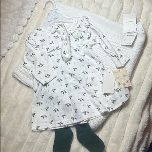 🎄Harry & Violet Layette Set Baby Girls Size 9-12 months NWT Nordstrom blanket